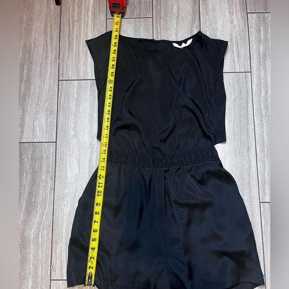 BCBGeneration Black NEW WITH TAGS Open Back Romper Size Medium - Picture 3 of 5